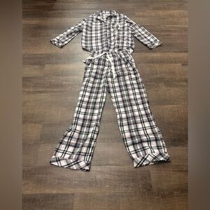 Women’s Plaid Button-Down Pajama Set - White & Black